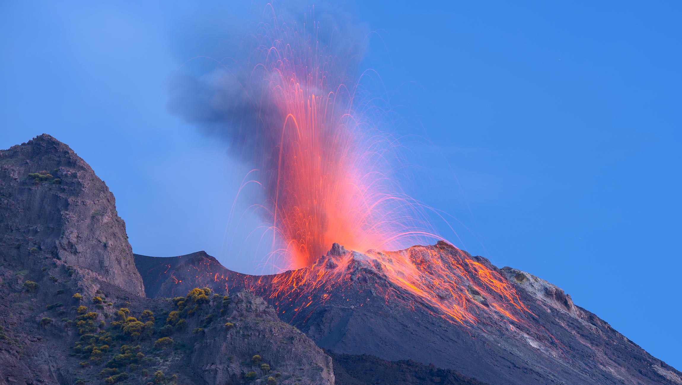 Volcanic eruptions detection through Convolutional Neural Networks