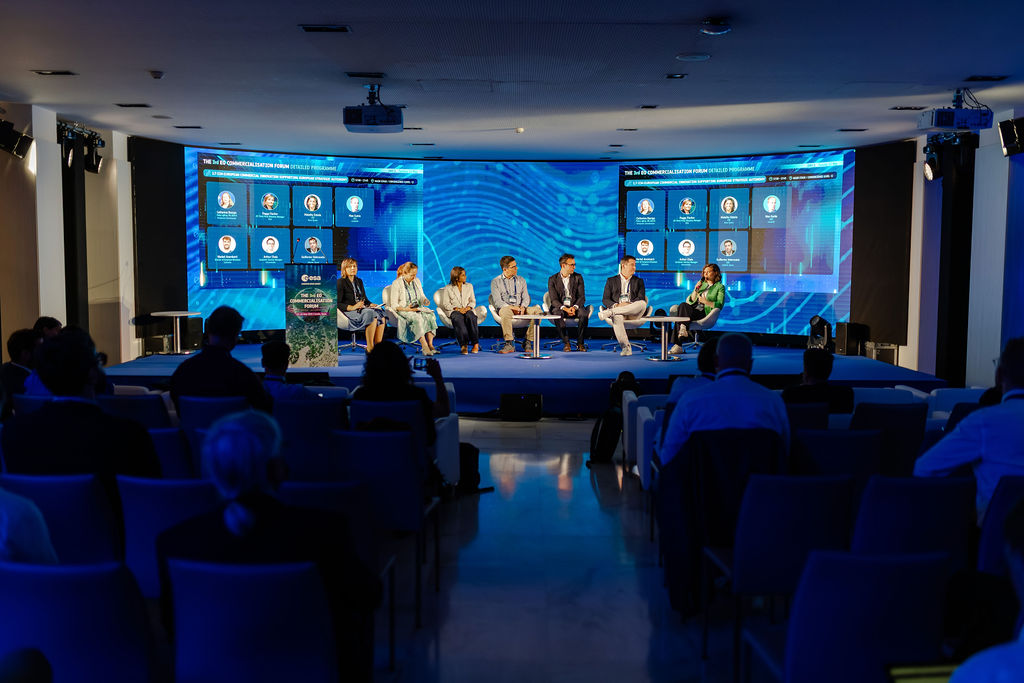 https://philab.esa.int/wp-content/uploads/sites/3/2026/05/ESA_3RD_EO_COMMERCIALISATION_FORUM-120.jpg