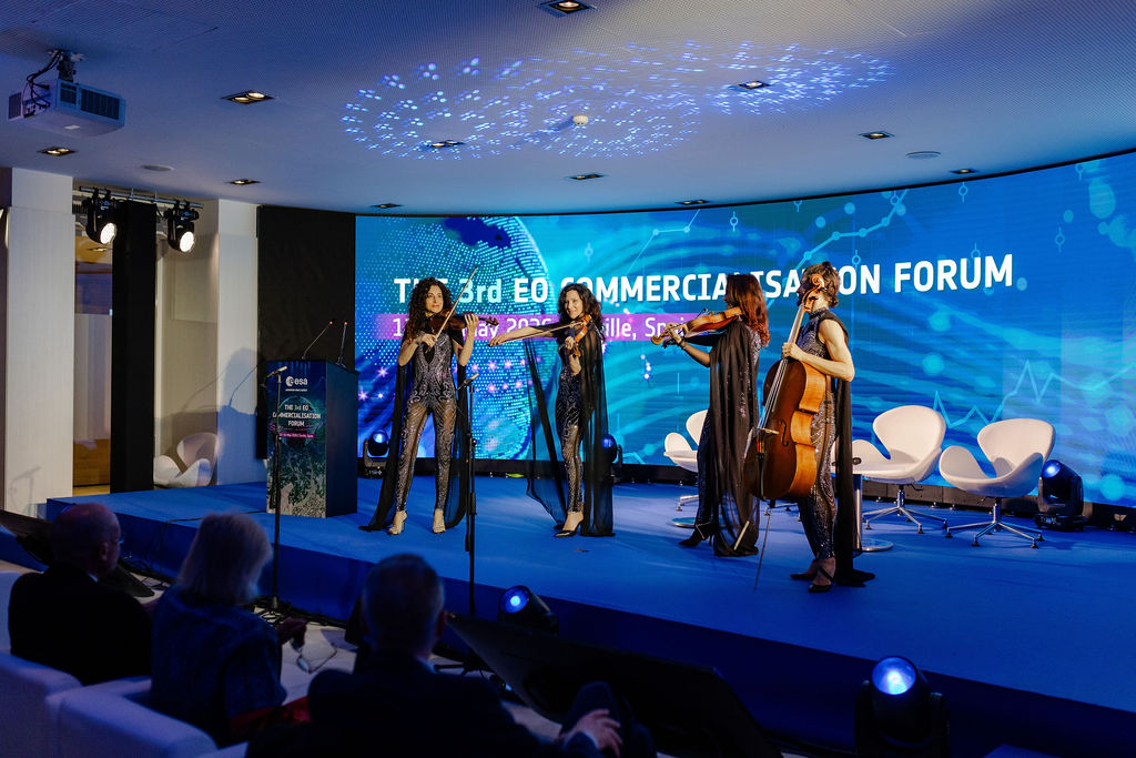 https://philab.esa.int/wp-content/uploads/sites/3/2026/05/ESA_3RD_EO_COMMERCIALISATION_FORUM-16.jpg