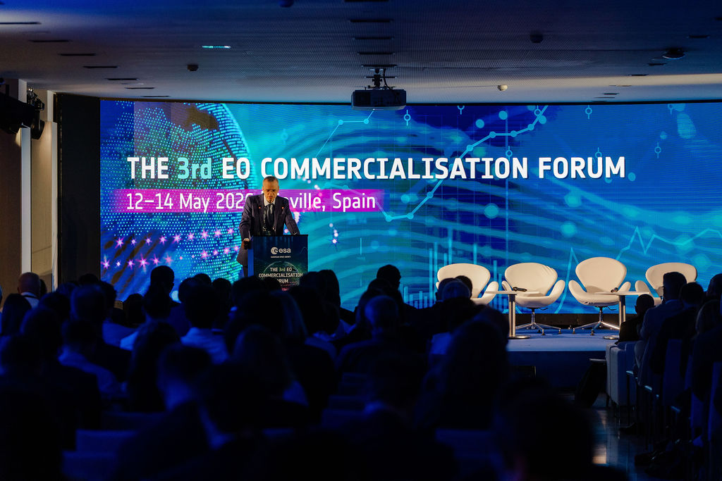 https://philab.esa.int/wp-content/uploads/sites/3/2026/05/ESA_3RD_EO_COMMERCIALISATION_FORUM-41.jpg