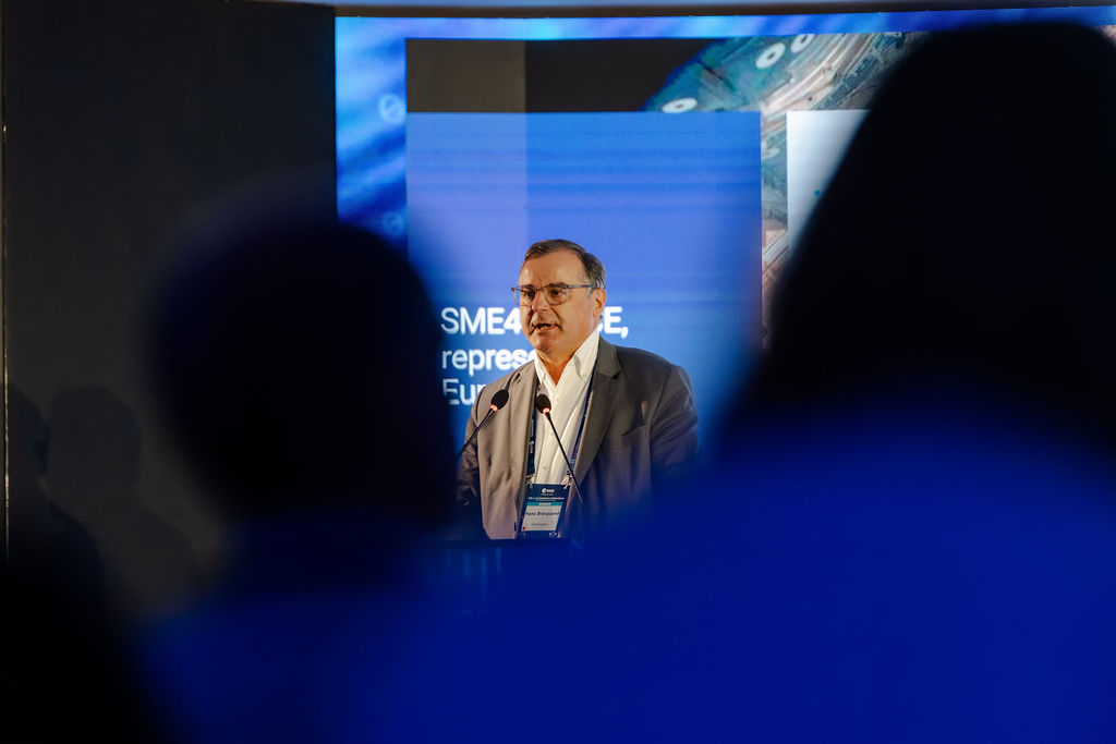 https://philab.esa.int/wp-content/uploads/sites/3/2026/05/ESA_3RD_EO_COMMERCIALISATION_FORUM-52.jpg