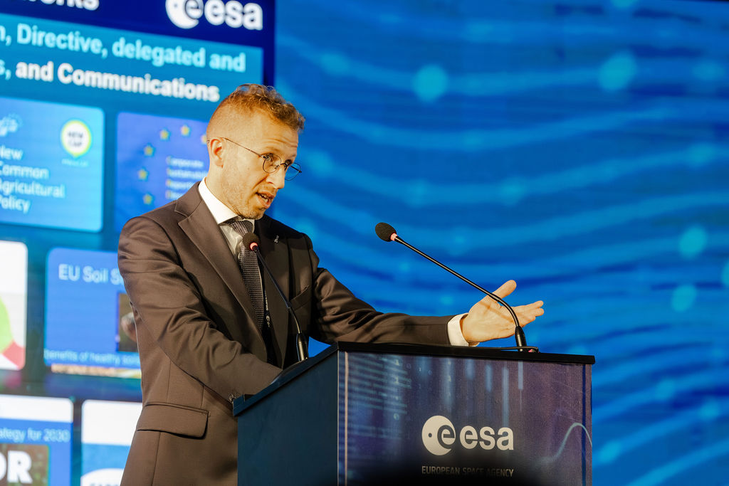 https://philab.esa.int/wp-content/uploads/sites/3/2026/05/ESA_3RD_EO_COMMERCIALISATION_FORUM-71.jpg