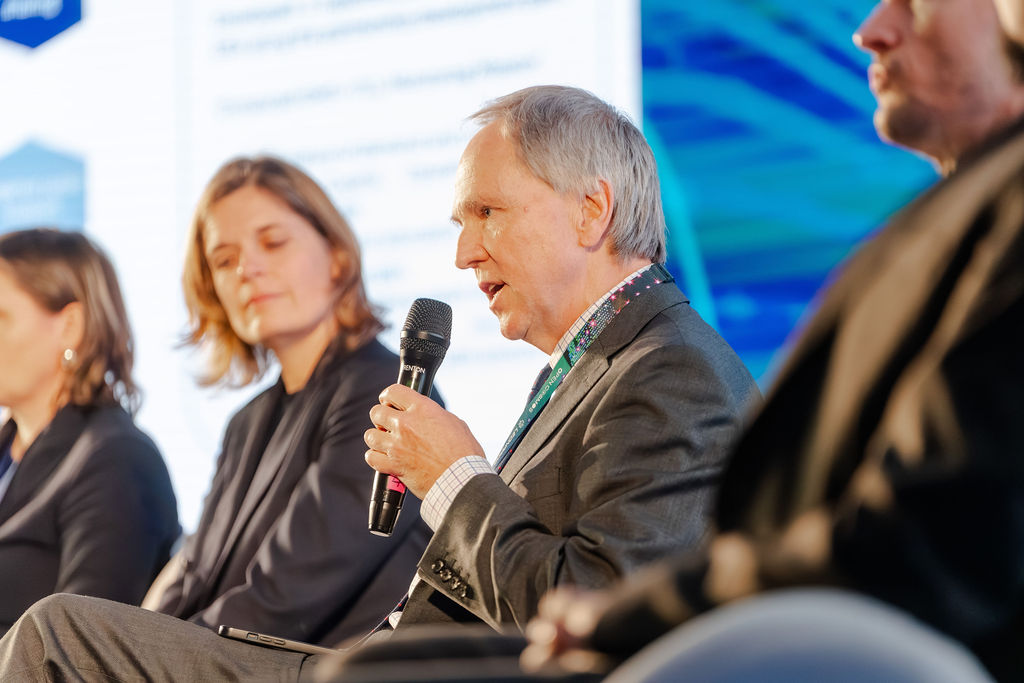 https://philab.esa.int/wp-content/uploads/sites/3/2026/05/ESA_3RD_EO_COMMERCIALISATION_FORUM-95.jpg