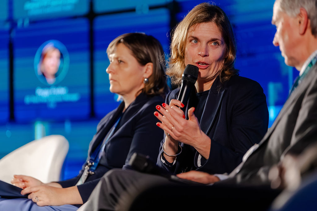 https://philab.esa.int/wp-content/uploads/sites/3/2026/05/ESA_3RD_EO_COMMERCIALISATION_FORUM-96.jpg