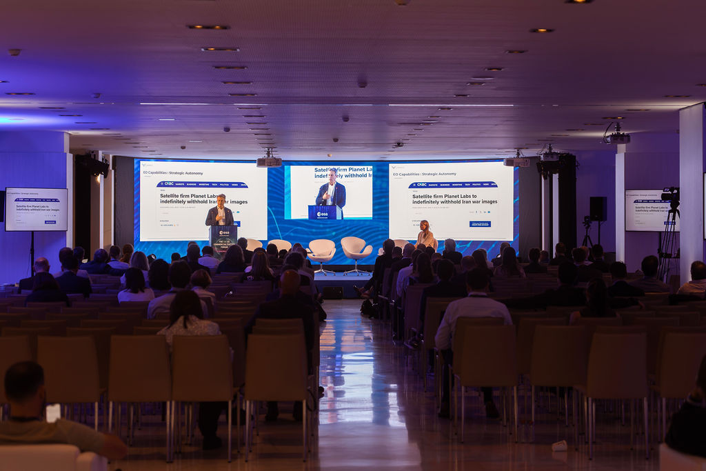 https://philab.esa.int/wp-content/uploads/sites/3/2026/05/ESA_3RD_EO_COMMERCIALISATION_FORUM_DAY_3-93.jpg