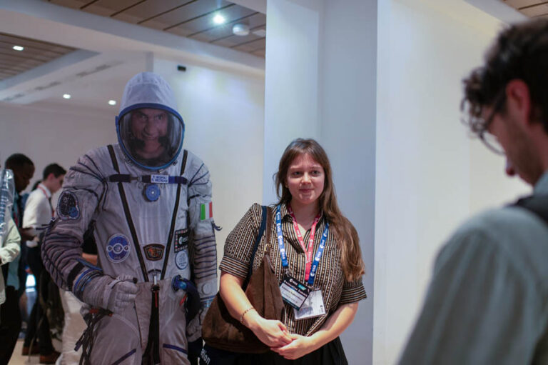 ESA_DAY1_017