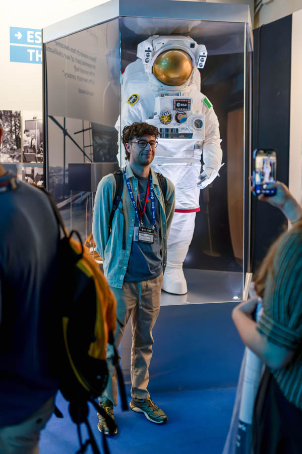 ESA_DAY1_019