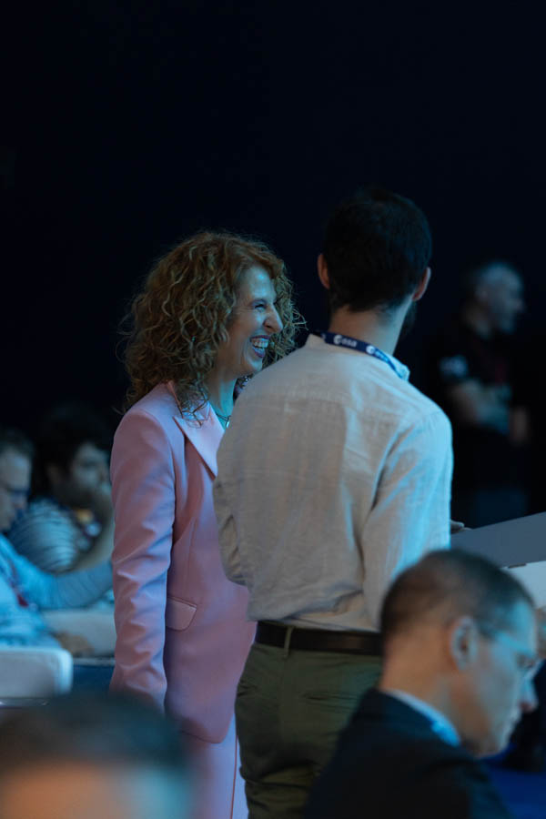 ESA_DAY1_041
