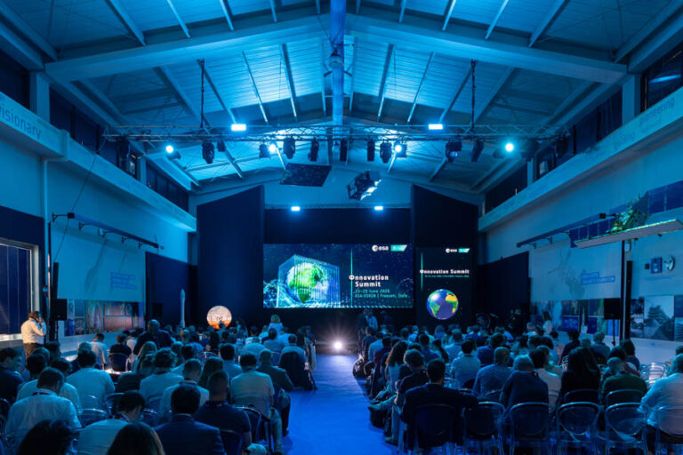 ESA_DAY1_043