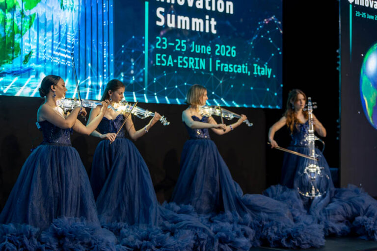 ESA_DAY1_048