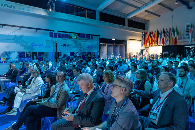 ESA_DAY1_060