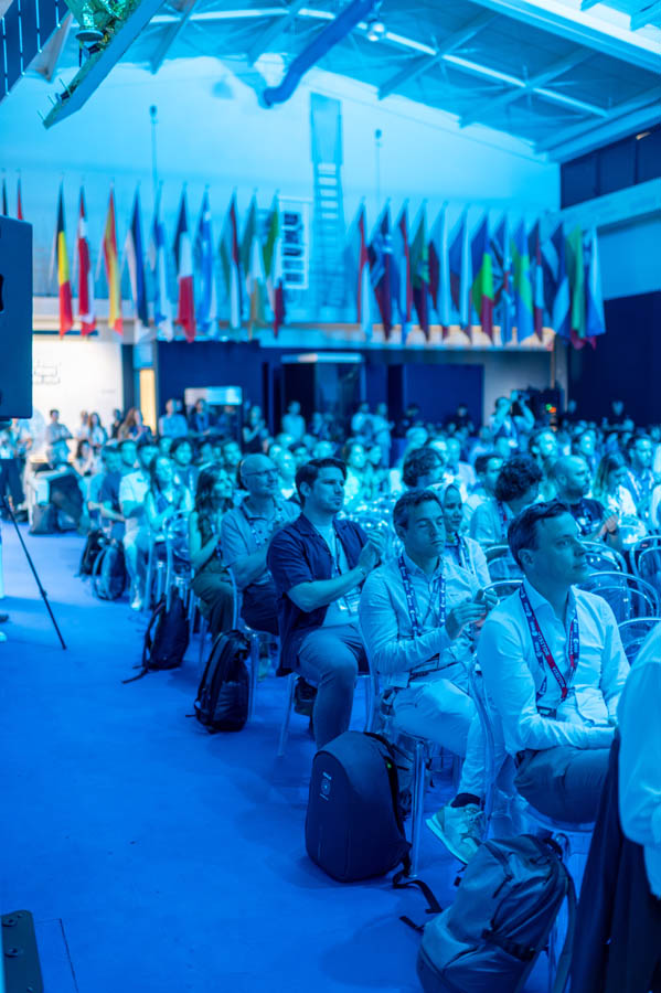 ESA_DAY1_063