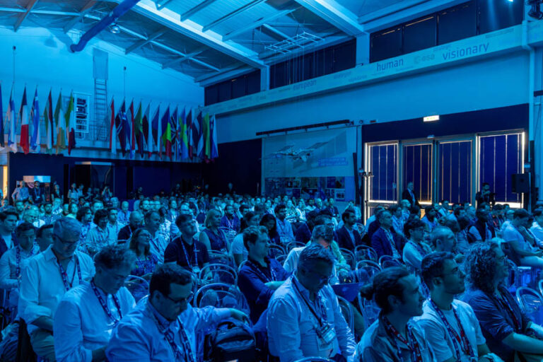 ESA_DAY1_065