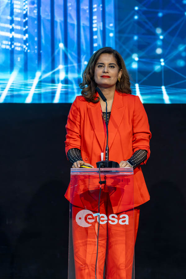 ESA_DAY1_068