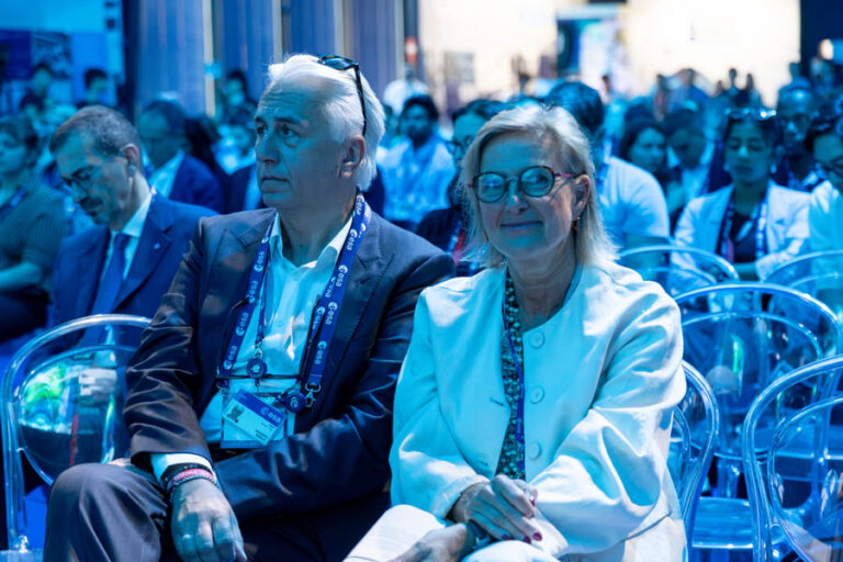 ESA_DAY1_072