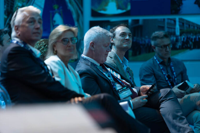ESA_DAY1_079