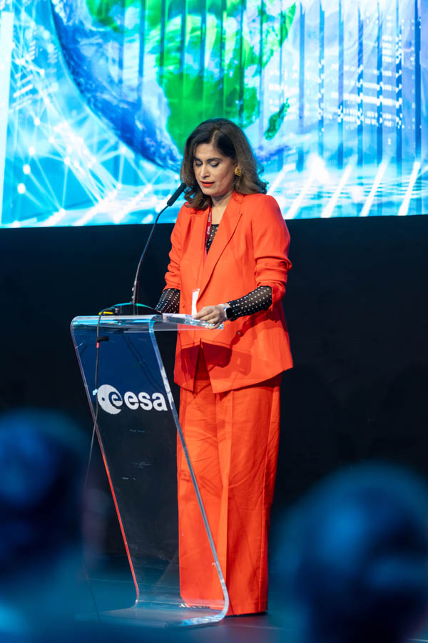 ESA_DAY1_084