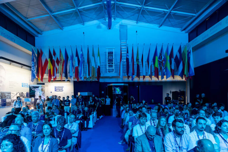 ESA_DAY1_086