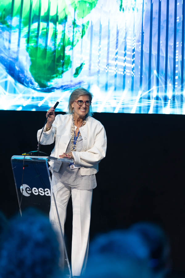 ESA_DAY1_092