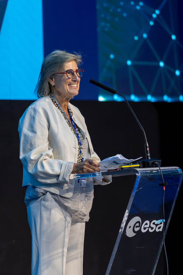 ESA_DAY1_093