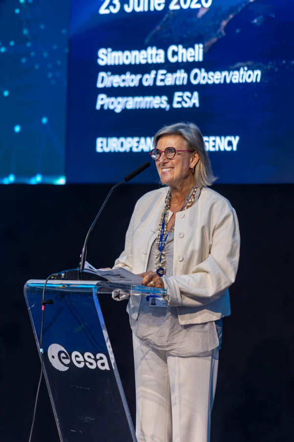 ESA_DAY1_096