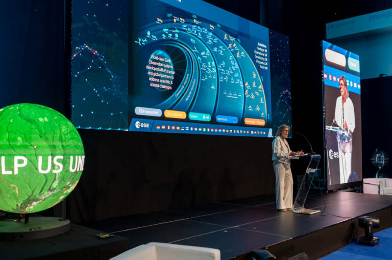 ESA_DAY1_114