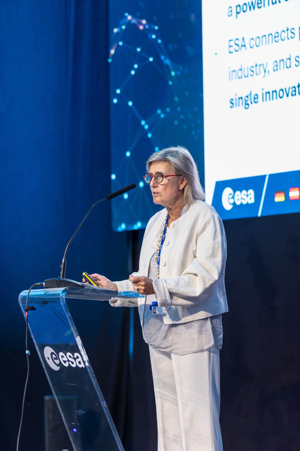 ESA_DAY1_117