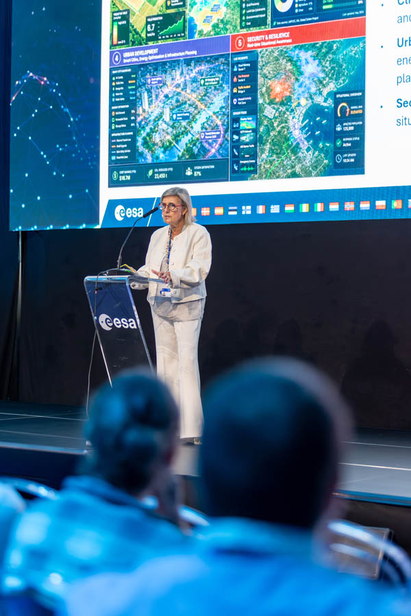 ESA_DAY1_120
