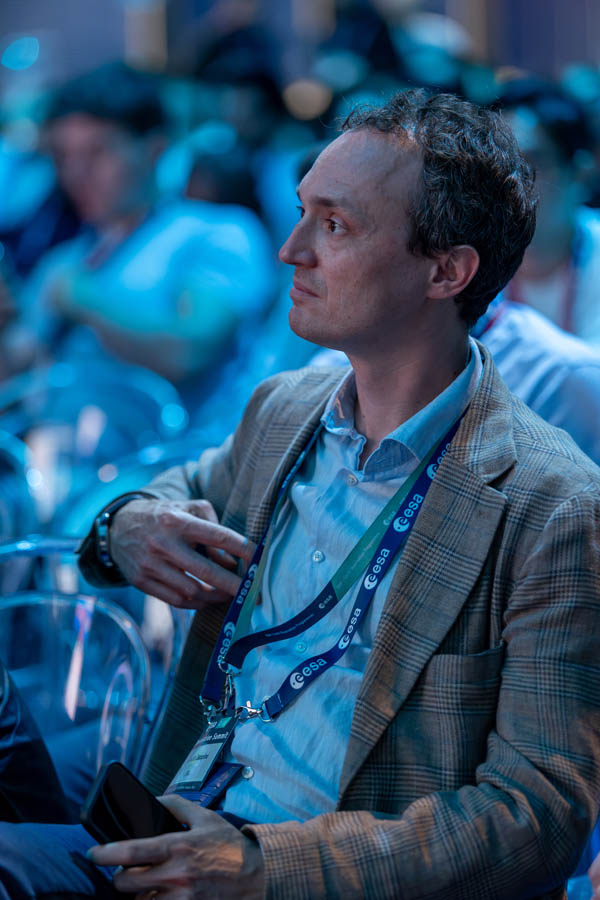 ESA_DAY1_128