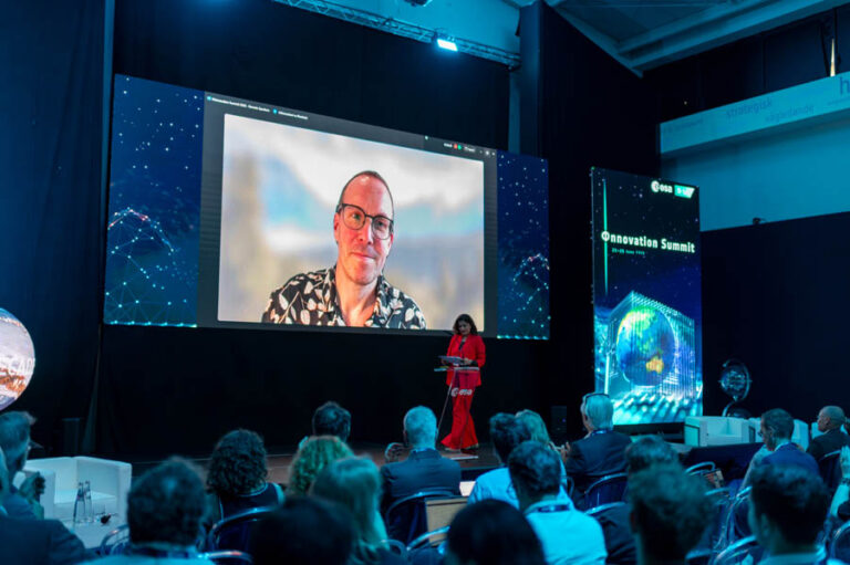 ESA_DAY1_154