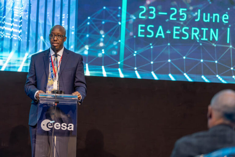 ESA_DAY1_164