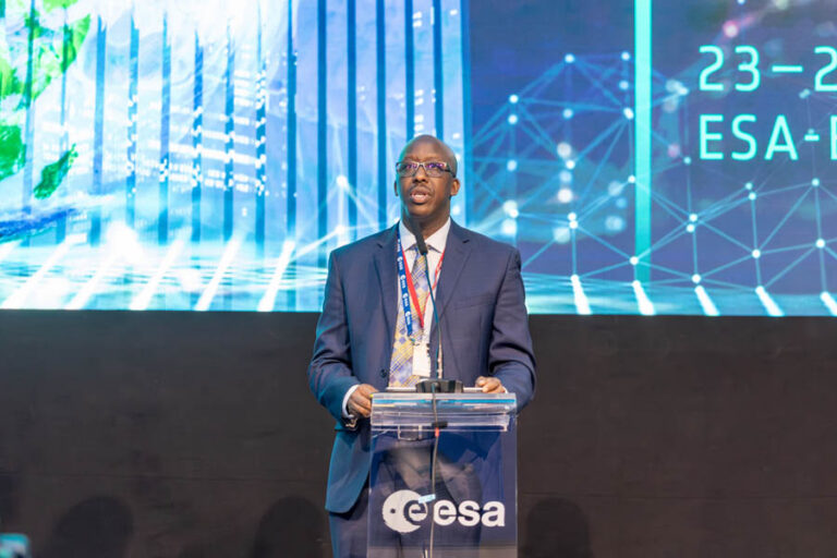 ESA_DAY1_166