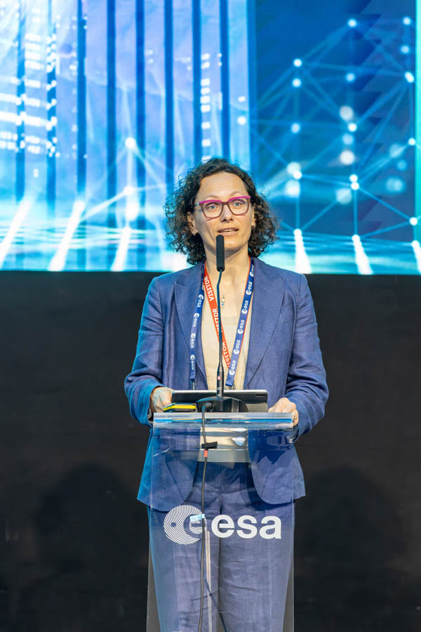 ESA_DAY1_192