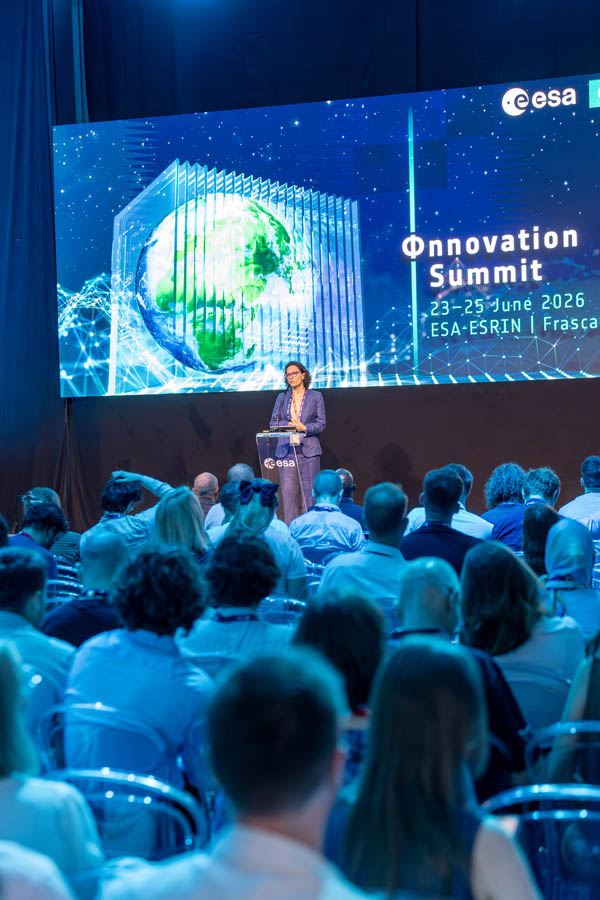 ESA_DAY1_204