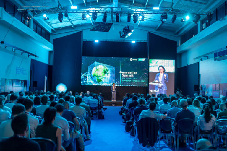 ESA_DAY1_206