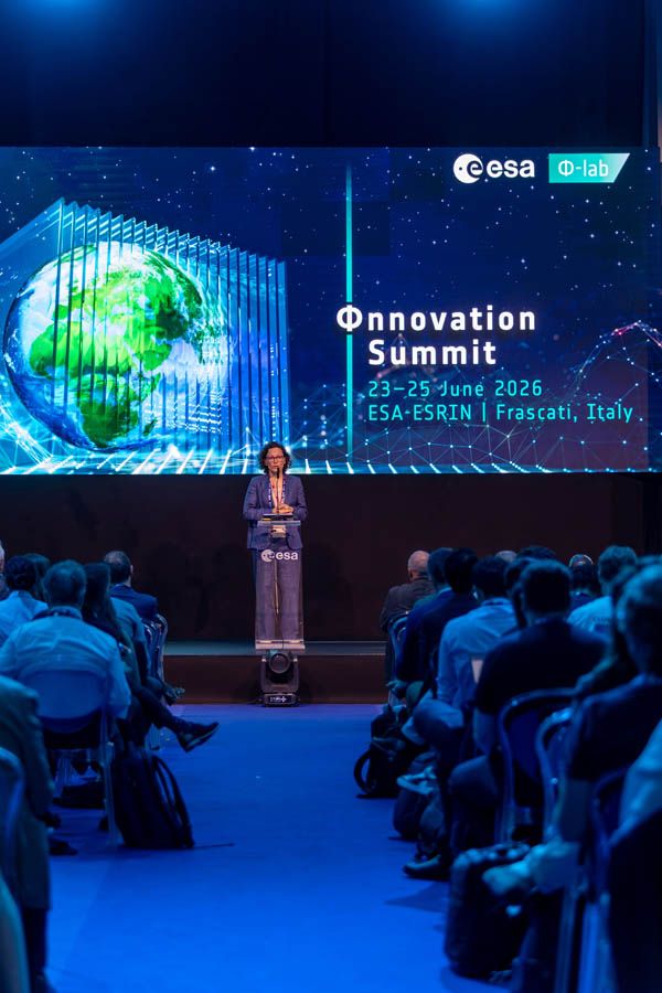 ESA_DAY1_208