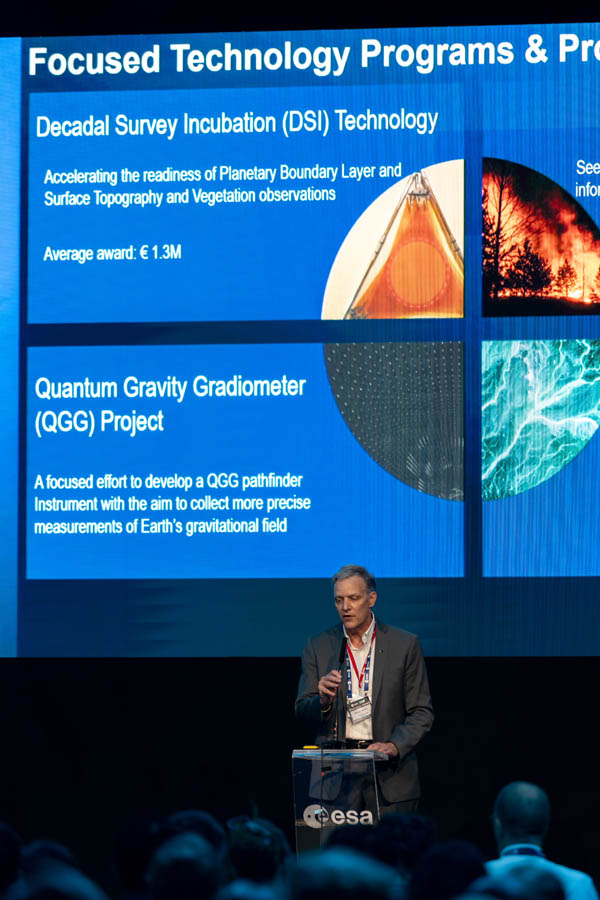 ESA_DAY1_218