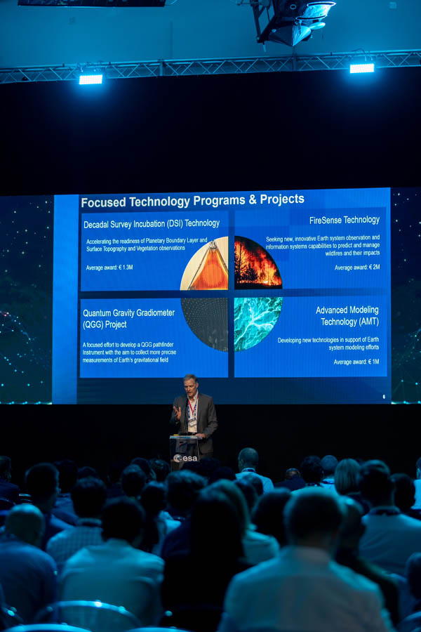 ESA_DAY1_219