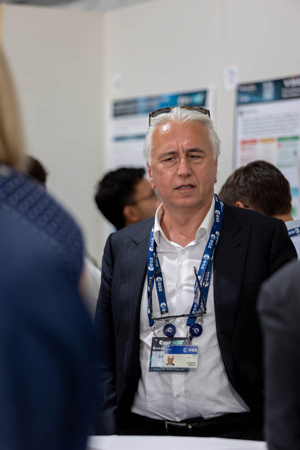 ESA_DAY1_221