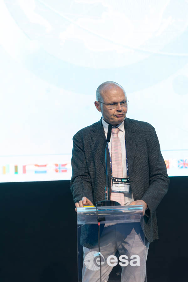 ESA_DAY1_222