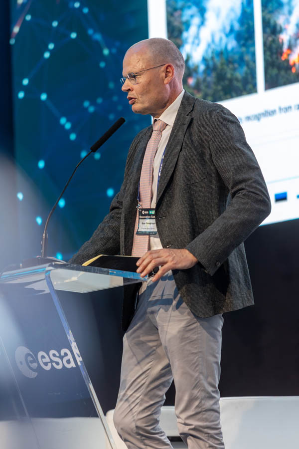 ESA_DAY1_227