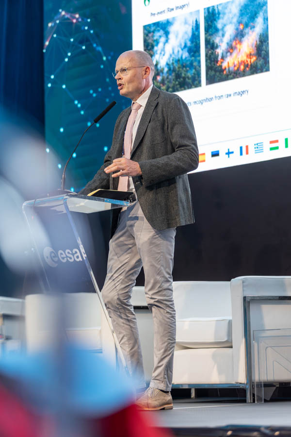 ESA_DAY1_228