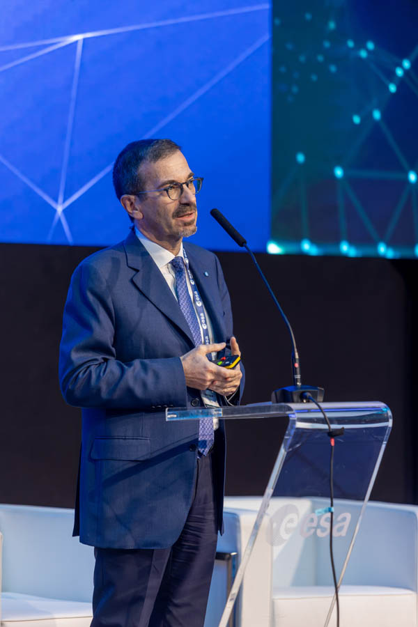 ESA_DAY1_235