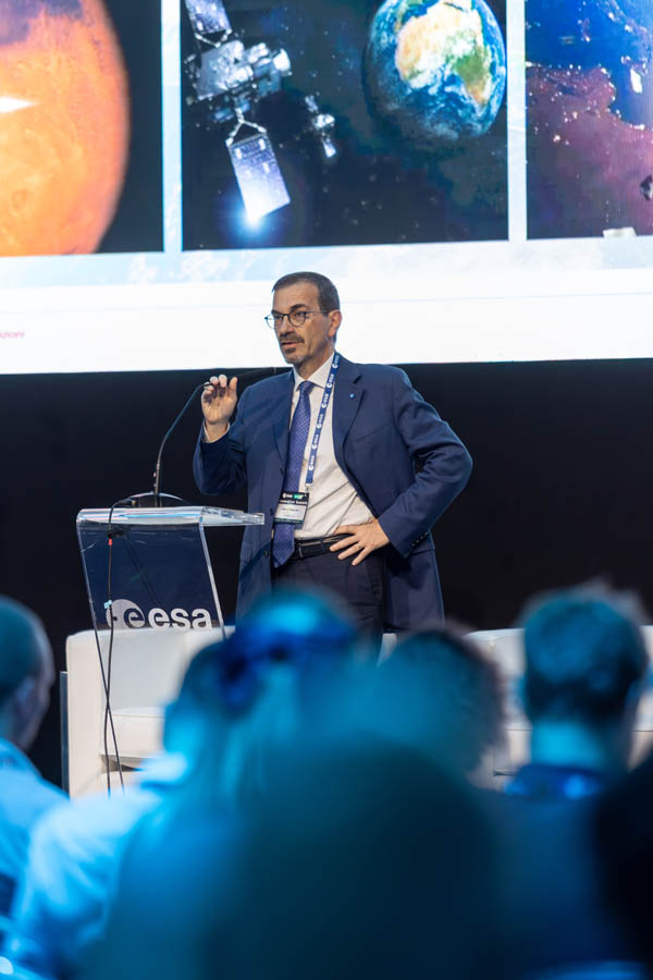 ESA_DAY1_240