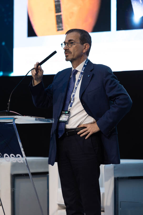 ESA_DAY1_241