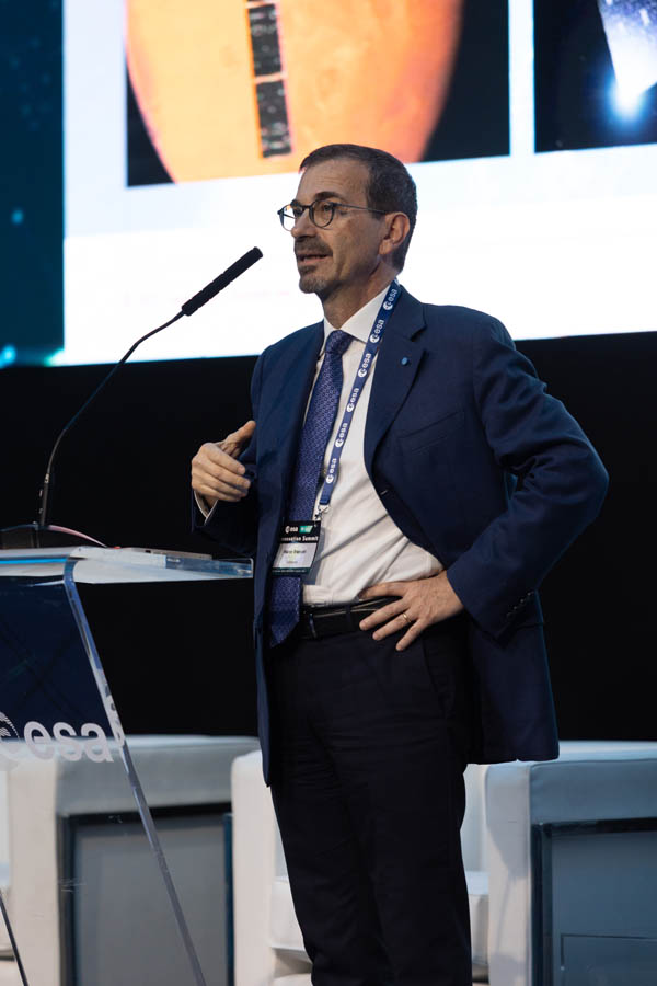 ESA_DAY1_242