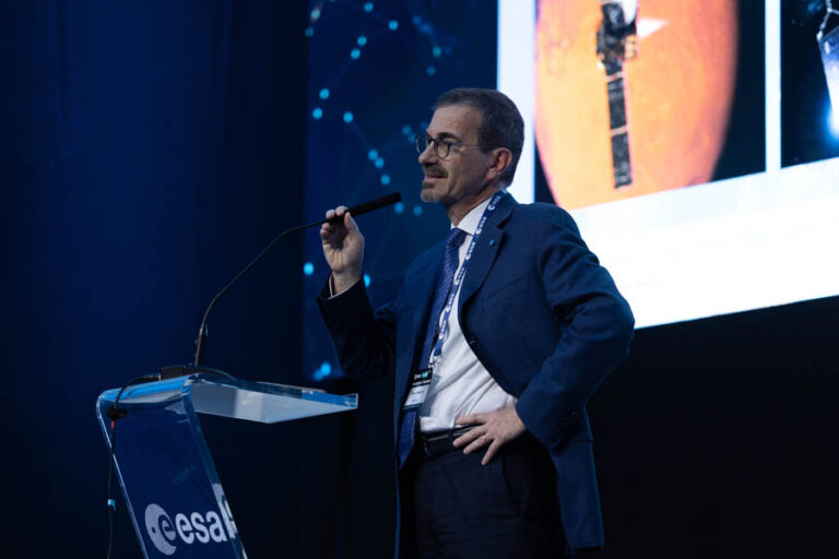 ESA_DAY1_244