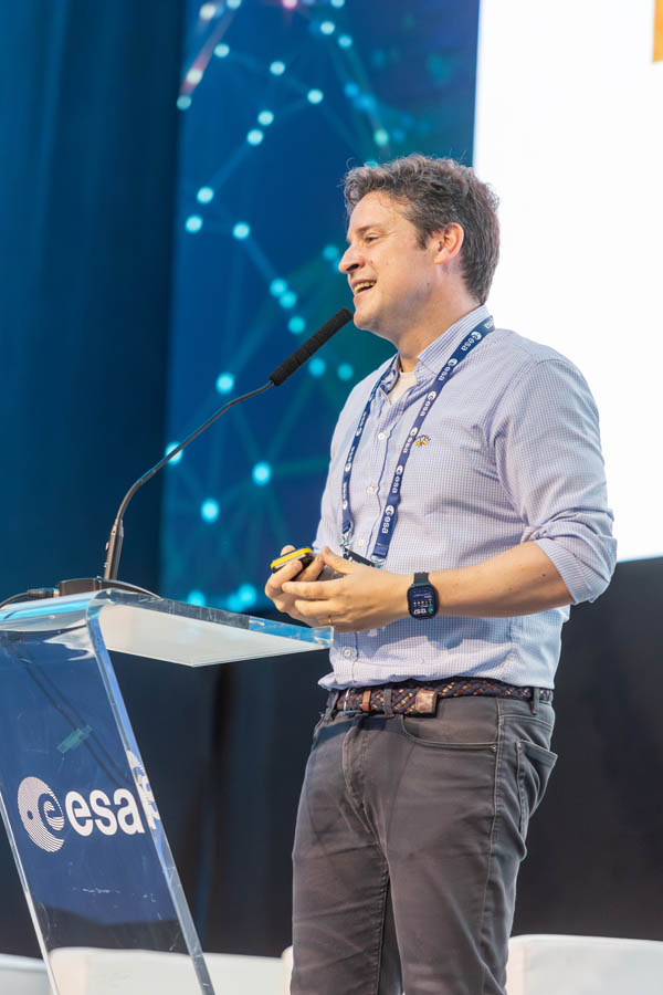 ESA_DAY1_261