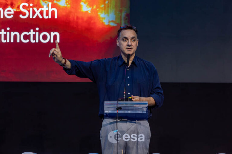 ESA_DAY1_268