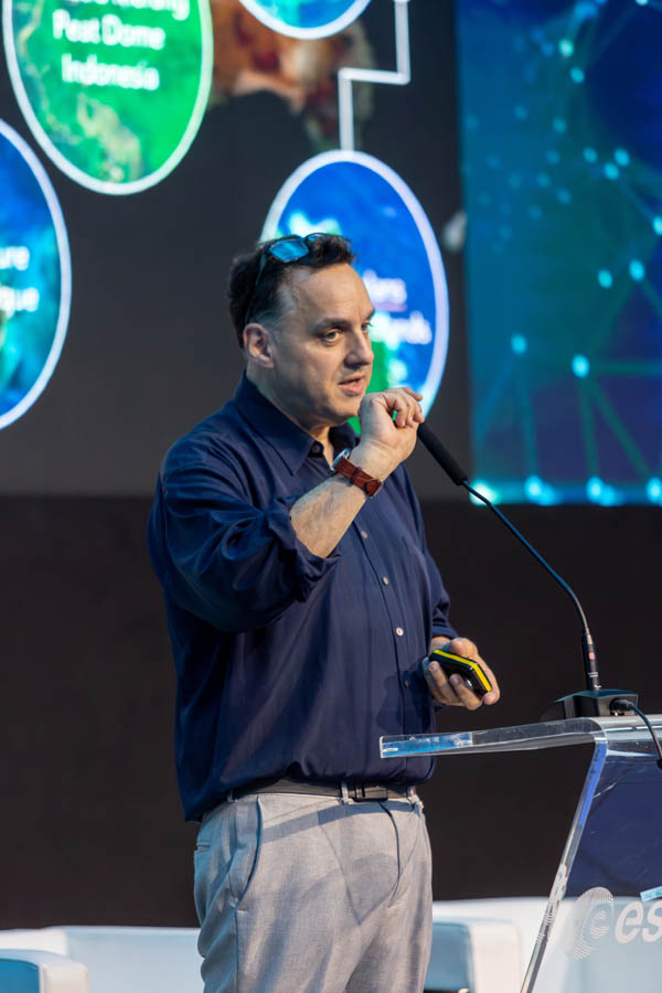 ESA_DAY1_272
